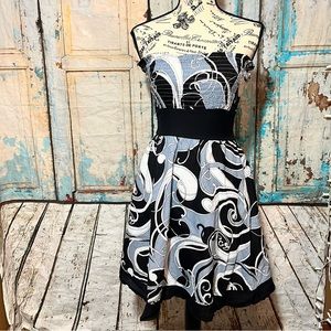 ⭐️3 for $11 ⭐️ 5 for $15⭐️Strapless dress from She's Cool